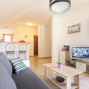 Apartament Kostijal
